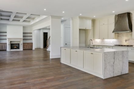 Pantera Bianca marble from Temmer.