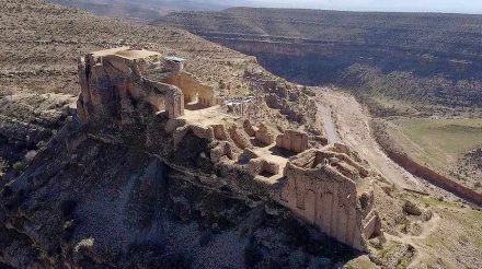 Qal'eh Dokhtar. Photo: S.H.Rashedi / ICHHTO