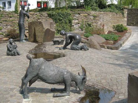 Der Steenkühler Brunnen in Lindlar. Foto: MoSchle / Wikimedia Commons