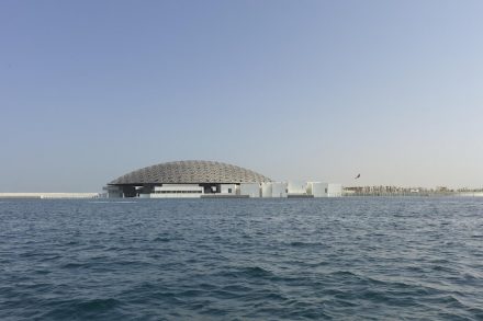 Jean Nouvel: Louvre Abu Dhabi. Foto: © Department of Culture and Tourism – Abu Dhabi / Roland Halbe