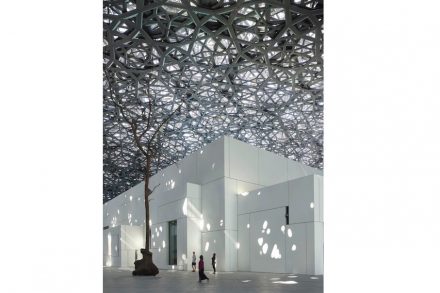 Jean Nouvel: Louvre Abu Dhabi. Foto: © Department of Culture and Tourism – Abu Dhabi / Roland Halbe