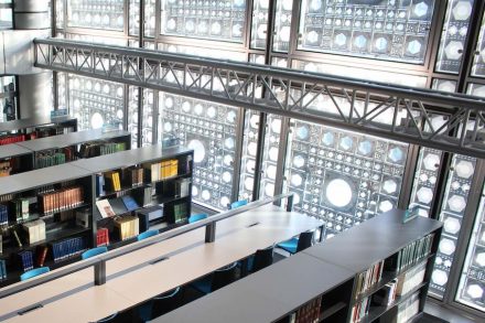Jean Nouvel: Die Südfassade des Institut du Monde Arabe in Paris. Foto: ActualLittè / Wikimedia Commons