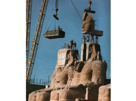 One of the statues of Ramesses gets back its face at the new site. Photo: Per-Olow Anderson / Wikimedia Commons
