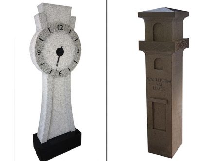 Links: Simon Fischer, Standuhr, 60 cm x 18 cm x 160 cm, Berbinger Granit. Rechts: Sophie Sowatsch, Limes Wachturm, 40 cm x 40 cm x 160 cm, Jura Kalkstein.