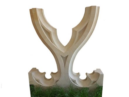 Jonas Speer, Maßwerk, 96 cm x 15 cm x 113 cm, Warthauer Sandstein.