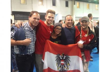 Die österreichische Delegation mit dem Silbermedaillengewinner (2.v.l.). Foto: Steinzentrum Hallein
