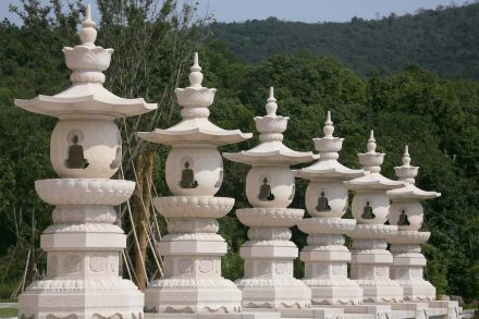 Dinglistone: Lingshan Brahma Palace.