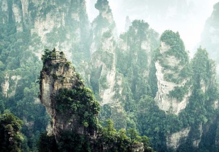 Zhangjiajie National Forest Park. Photo: Arlos Adampol Galindo / <a href="https://commons.wikimedia.org/"target="_blank">Wikimedia Commons</a>
