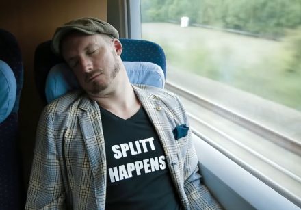 Auch bei der Bahn geht nichts ohne mineralische Rohstoffe, zum Beispiel im Gleisbett. Screenshot aus dem Werbevideo.