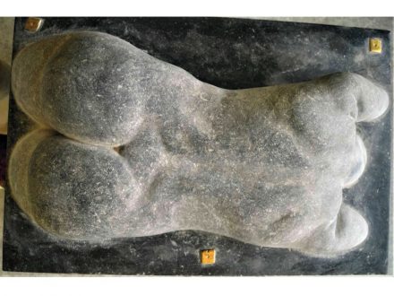3. Platz Bundessieger bei den Steinbildhauern: Leonard Rasenberger mit seiner „Halbplastik Nr.1“.