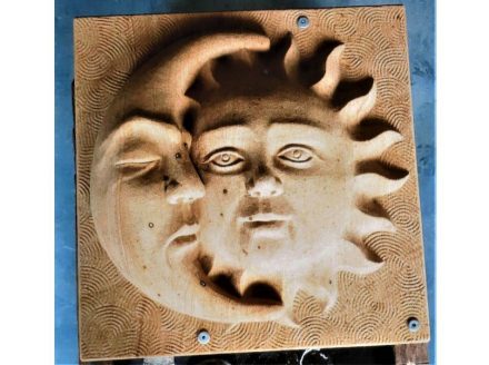 Steinbildhauer: Saskia Barthel, „Sonne und Mond“.
