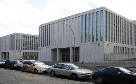 Die Empfangsgebäude der neuen BND-Zentrale in Berlin.