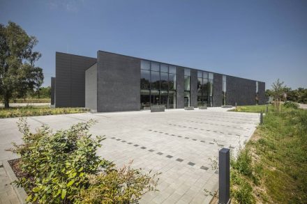 The logistics center of König.