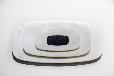 Schale „Caparaó“. Design: Ricardo Freisleben. Firma: Marbrasa. Stein: Marmor Branco Cachoeiro.
