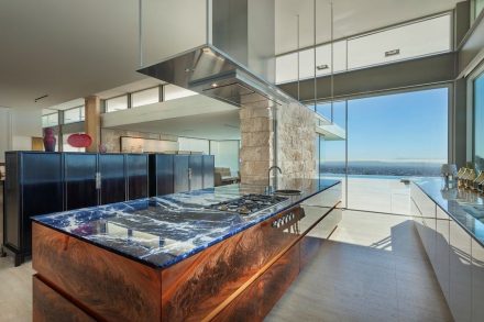 CID-Awards: Residential Stone Installation. Project: L.A. Residence. Installer: Carnevale & Lohr, Inc. Location: Los Angeles, CA.