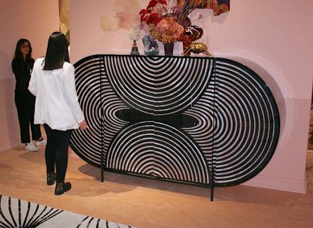 Citco Privé 2019: sideboard „Violet“ (253 x59,5 cm - h 143 cm).