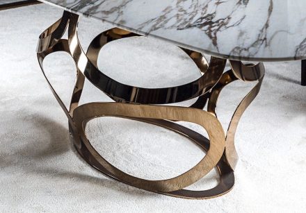 Costantini Pietro: „Icon“ table, top in Calacatta Gold marble.