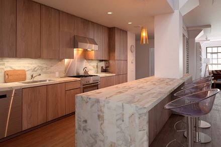 Stonethica: Marmor Calacatta.