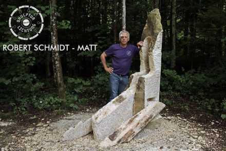 Robert Schmidt-Matt (Berlin) verwandelte den Rohblock in eine Skulptur mit einem beweglichen Teil.