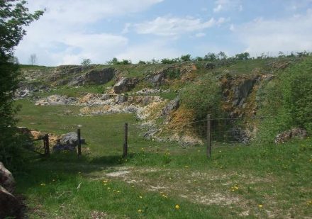 Blick in den ehemaligen Steinbruch des so genannten Juramarmors. Foto: GeoPark