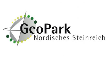 Das Logo des GeoParks Nordisches Steinreich.