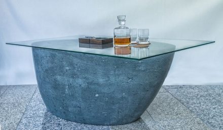 Göke, Falk: Couchtisch, Anröchter Kalkstein, L x B x H in cm: 120 x 60 x 50.