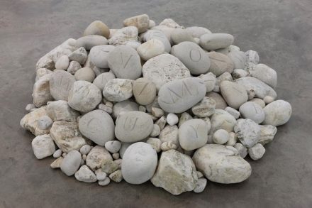 Dorothy Cross, „Alphabet“, 2017, various quartz beach stones, 26 carved, 35 x 155 x 132 cm / 13.8 x 61 x 52 in approx.