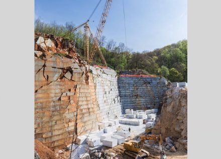Quarries are dangerous working places.