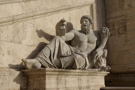 Roman allegory of the river Nile, the longest river on Earth and the nurturer of the ancient Egyptian dynasties (Piazza del Campidoglio, Rome). Photo: Janericloebe / <a href="https://commons.wikimedia.org/"target="_blank">Wikimedia Commons</a>