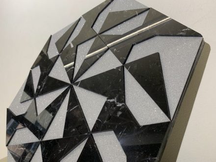 DiamArt kombiniert Mikrodiamanten mit Marmor zu exklusiven Objekten für Dekoration und Inneneinrichtung.