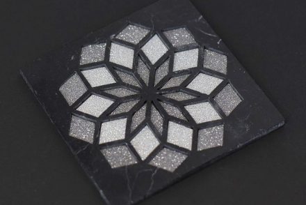 DiamArt kombiniert Mikrodiamanten mit Marmor zu exklusiven Objekten für Dekoration und Inneneinrichtung.