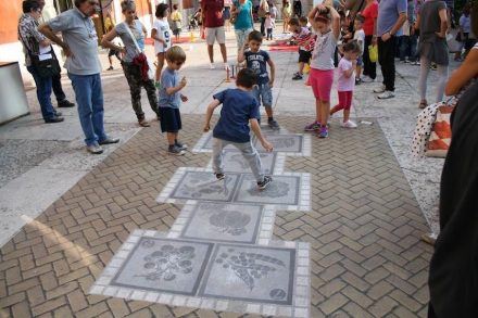 New ideas for street pavement: Italian <a href="http://ludendo.it/"target="_blank">Animum Ludendo Coles</a> Company made a stone hopscotch for children; ...