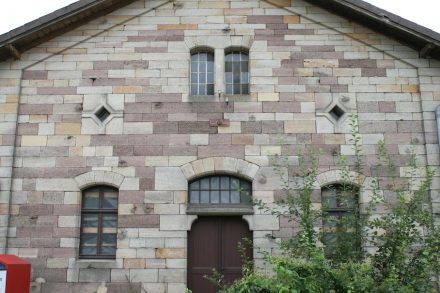 Haunetal-Neukirchen, ehemalige Güterhalle.
