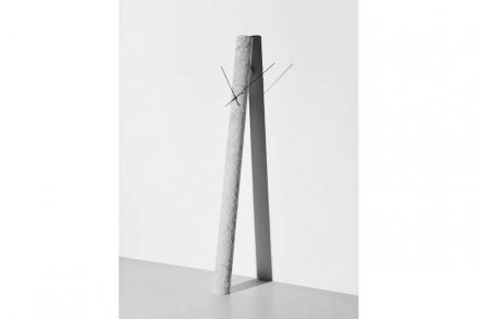 Marsotto: Stand- und Wanduhren aus Marmor sowie die Kollektion „Seasaw“ des Designers Oki Sato.