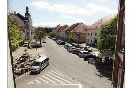 Atelier Arhitekti: Neugestaltung des alten Marktplatzes in Novo Mesto. Foto: Atelier Arhitekti