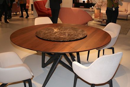 <a href="https://www.ligne-roset.com/"target="_blank">Ligne Roset</a>, Frankreich.