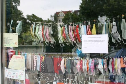 Variationen über das Thema Mund-Nasenschutz, entwickelt vermutlich für eine Benutzung vor der im Rochlitzer Steinmetzlied angesprochenen Keilerei.