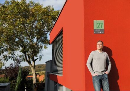 Die Grüne Hausnummer in Niedersachsen. Bild der Medienkampagne. Foto: Dawin Meckel