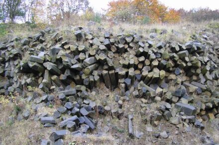 Säulenbasalt im Steinbruch Brauerschwend. Foto: Geopark Vulkanregion Vogelsberg