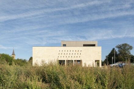 Studiolada: health care building in Audun-le-Roman.