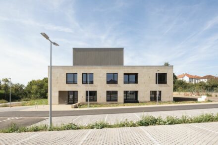 Studiolada: health care building in Audun-le-Roman.