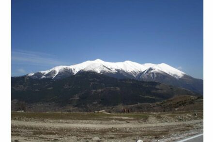 Das Bergmassiv des Olymp, von Westen gesehen. Foto: Giorgos Kollias / Wikimedia Commons