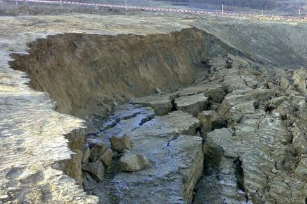 Mass movements like a landslide in the picture cause considerable damage year after year. Photo: Kieffer / TU Graz/DCNA 