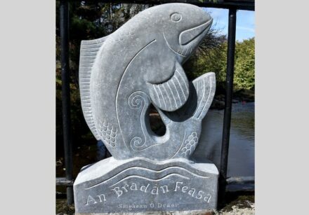 Séighean Ó Draoi: “An Bradán Feasa / The Salmon of Knowledge“, limestone.