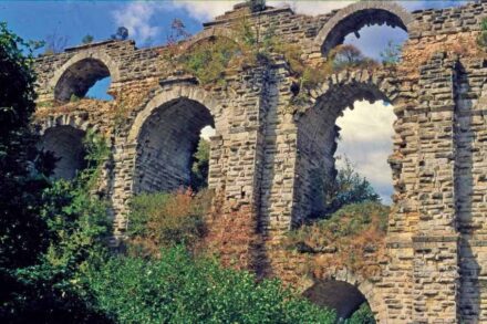 The two-story Kurşunlugerme Bridge, part of the aqueduct system of Constantinople. Two water channels passed over this bridge – one above the other. Photo: Jim Crow