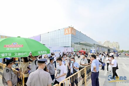 Einlasskontrolle zur 21. Xiamen Stone Fair.