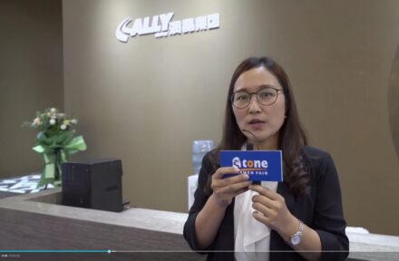 Live-Walking-Tour: Stand der chinesischen Firma Ally Stone.