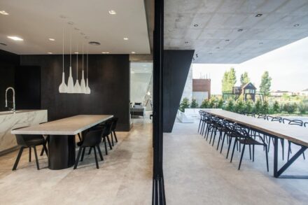 OON Architecture: “Marble House“.