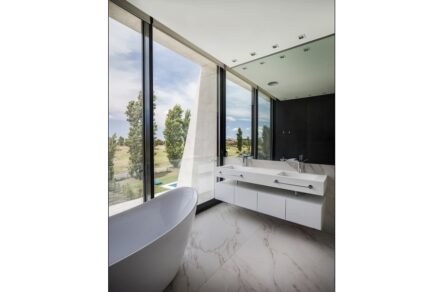 OON Architecture: “Marble House“.