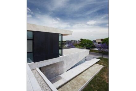 OON Architecture: “Marble House“.